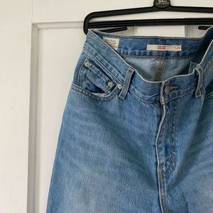 Levi’s Mom Jeans